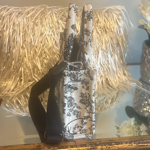 Cutest cat bags ever❤️❤️ - Picture 2 of 5